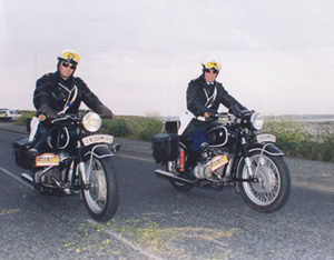 Première photo officielle. Tour de Bretagne des véhicules anciens, 2003. Cliquez pour agrandir.